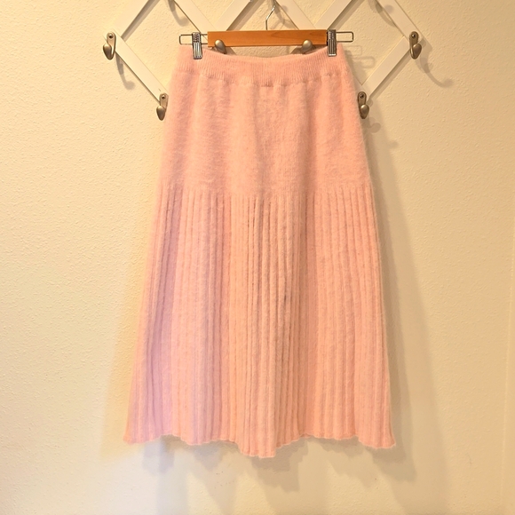 LS Collection Angora Pink A Line Skirt Size 2 Lined - Picture 1 of 8